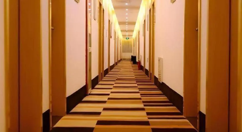 Shell Zhengzhou North Third Ring University Science And Technology Park Hotel 2*,